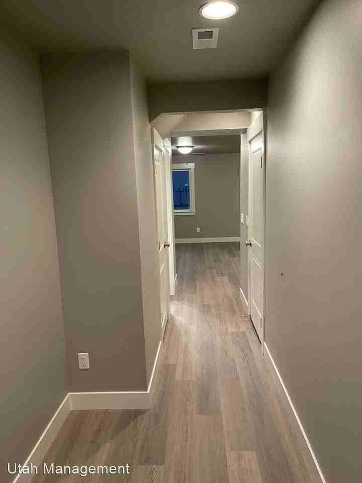 341 E 2050 N #11 - Photo 2 of 27