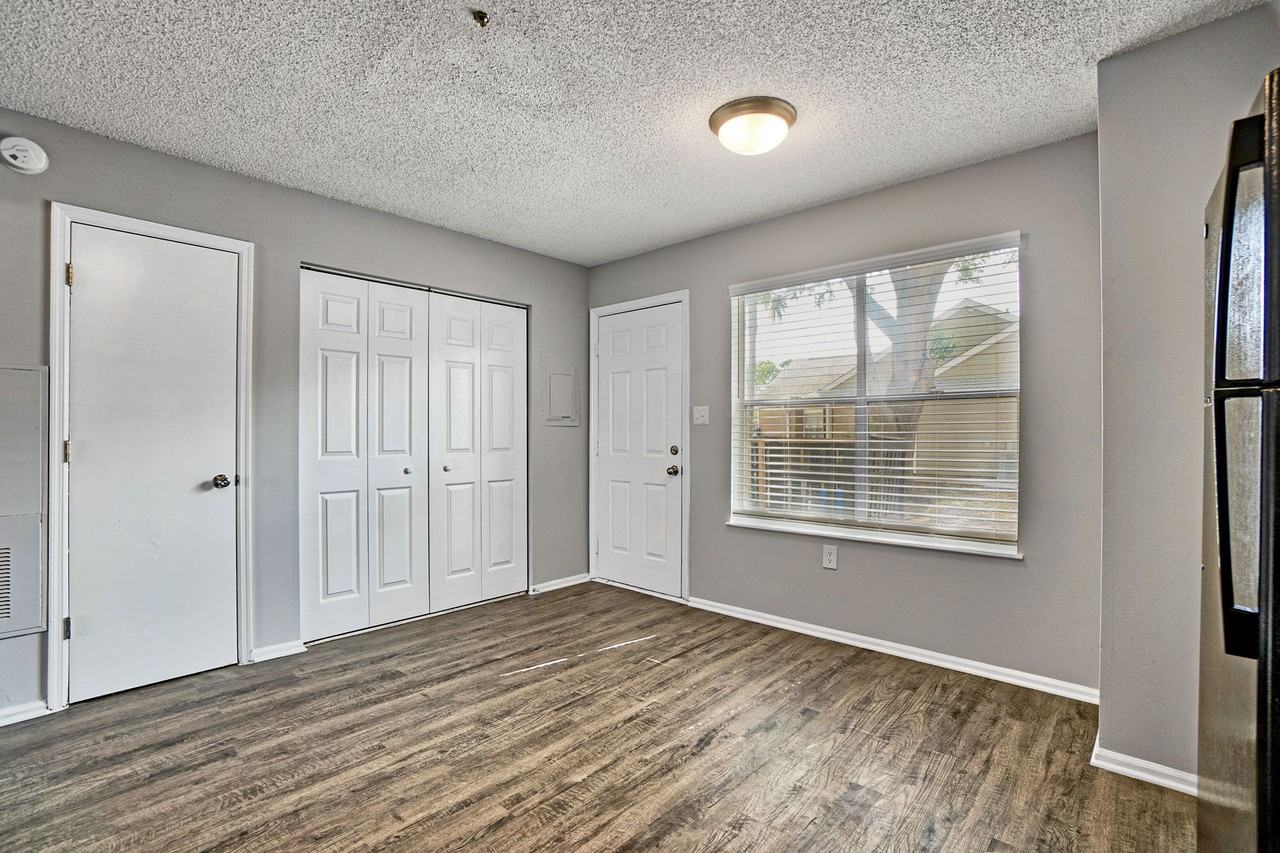 Hillwood Pointe Apartments - Photo 6 of 25