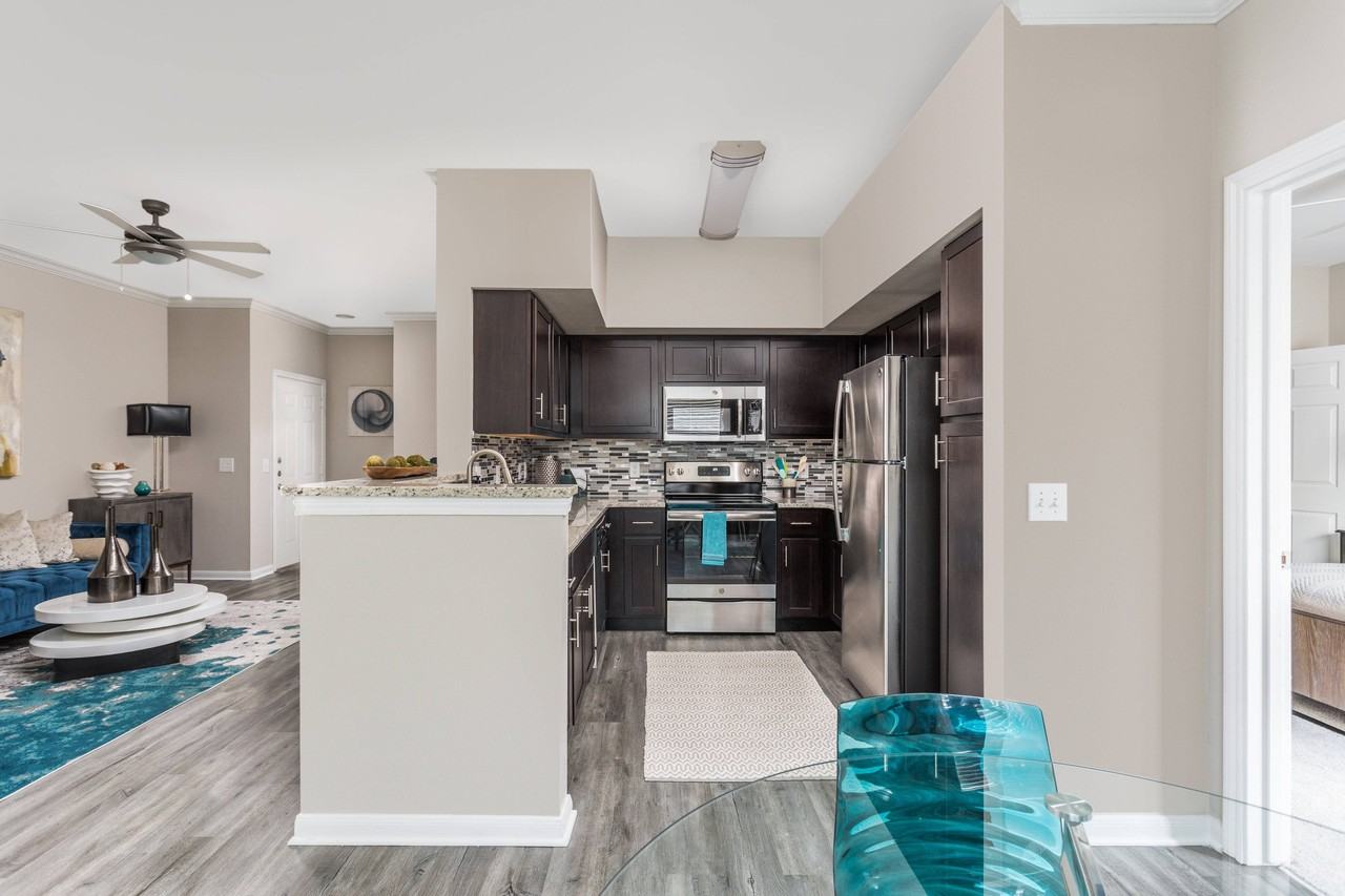 Oxmoor Apartments - Photo 3 of 29