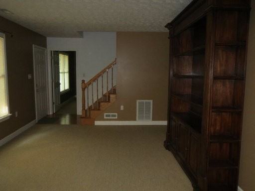 16 Fox Hollow Ln - Photo 3 of 16