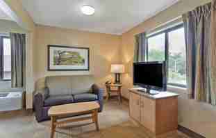 featured image of 700 Northpoint Pkwy