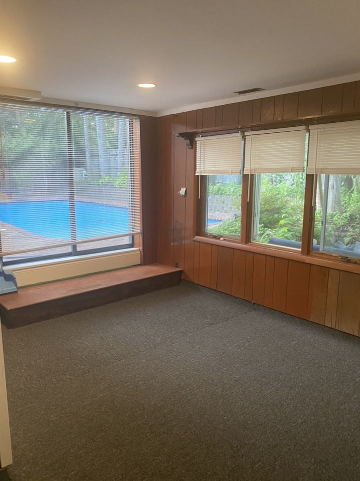 Carrol Pl 1, Greenlawn, NY 11740 1 Bedroom Apartment for 1,300/month