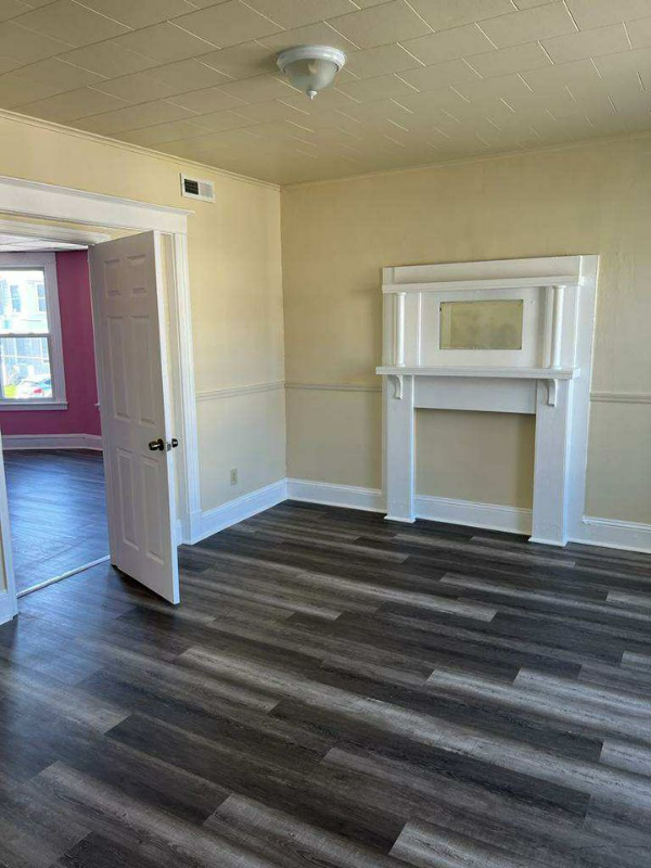 654 Crane St - Photo 2 of 16