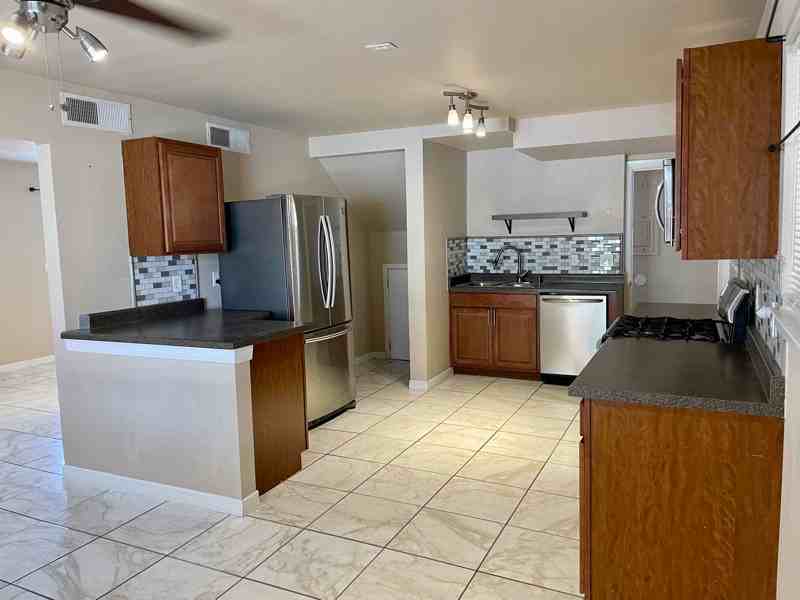 11364 Beach Front Dr #B - Photo 3 of 28