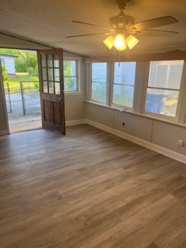 729 Glensford Dr - Photo 3 of 19