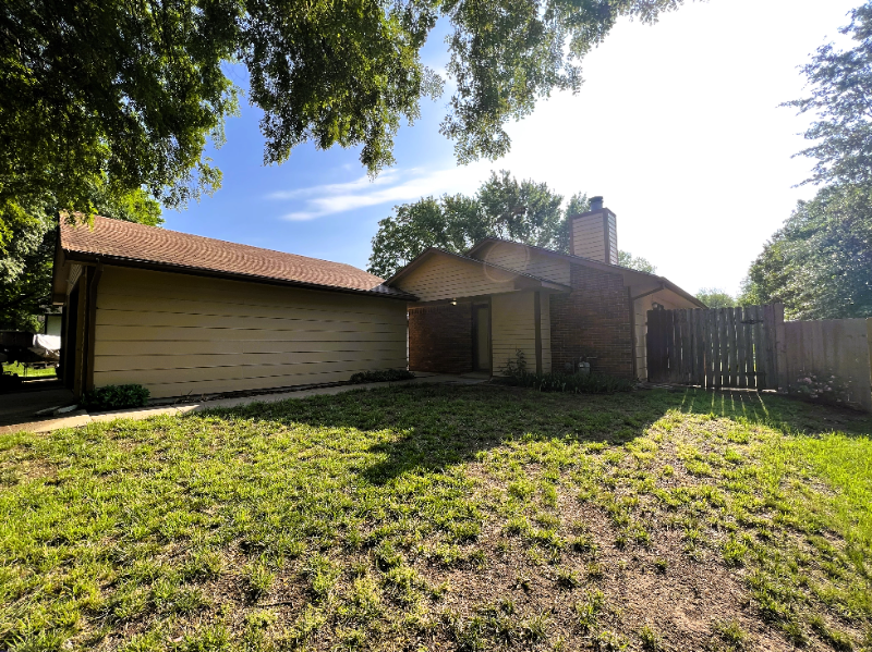 2018 N Rosewood Ct - Photo 3 of 14