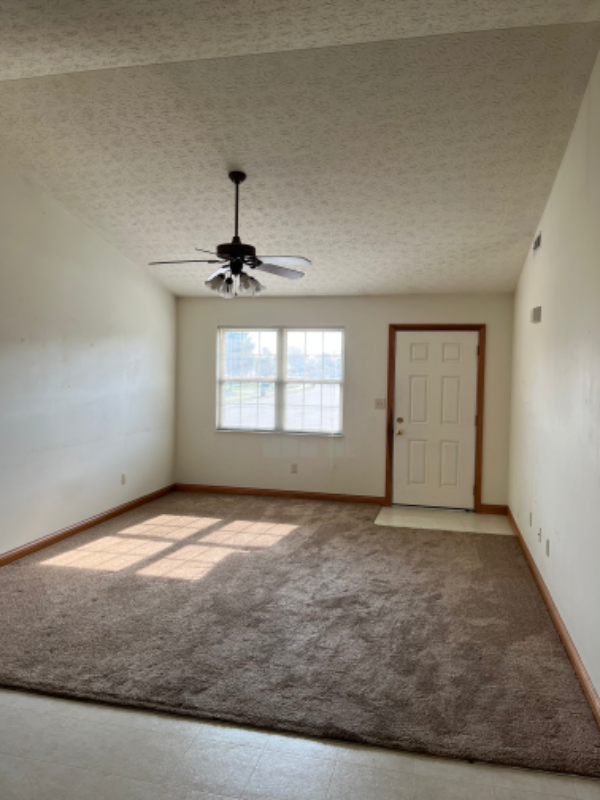 2261 Shamrock Ln - Photo 7 of 10