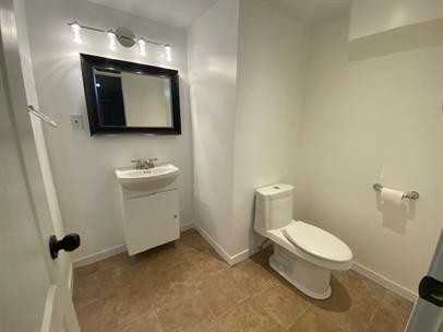 770 Somerset Crescent - Photo 3 of 26