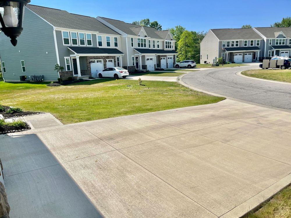 1141 Meadow Run - Photo 2 of 42