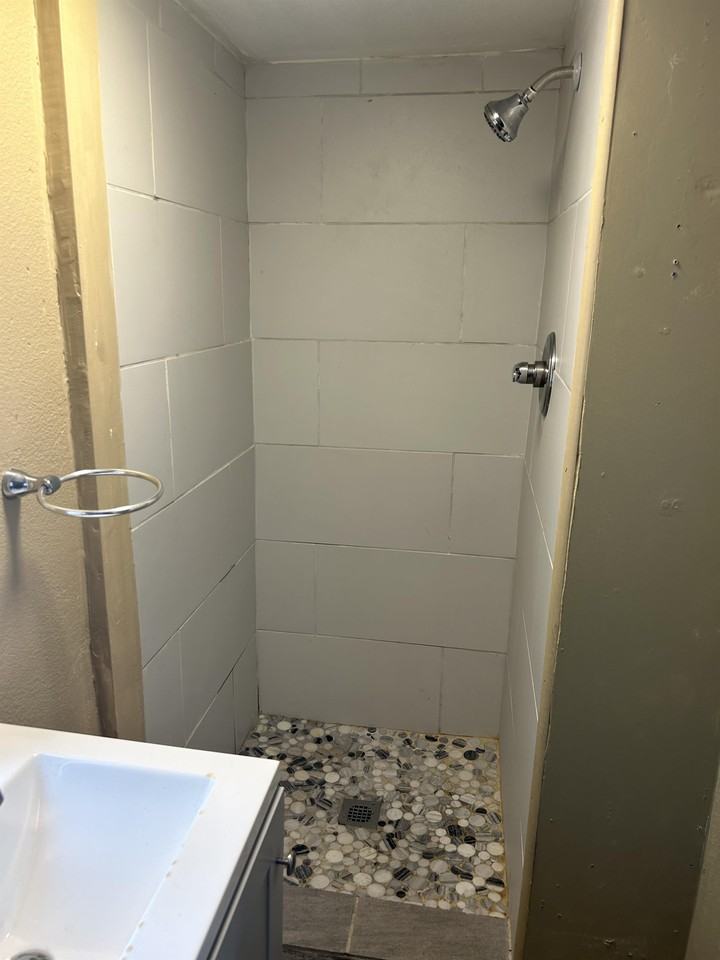 601 Manitou Ave #3 - Photo 6 of 11