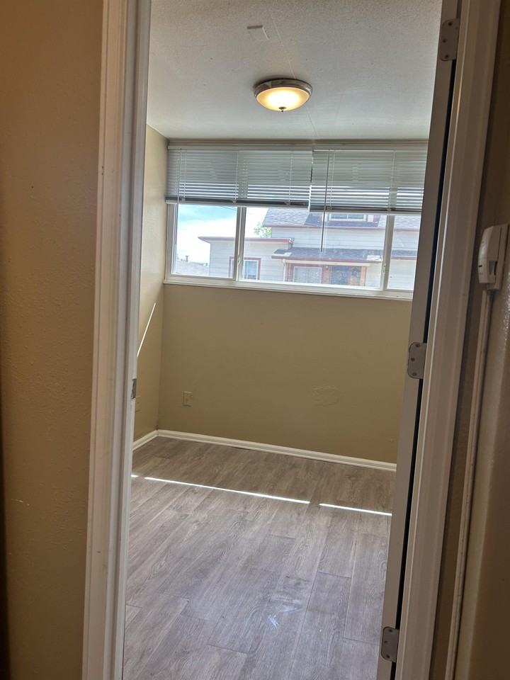 601 Manitou Ave #3 - Photo 7 of 11