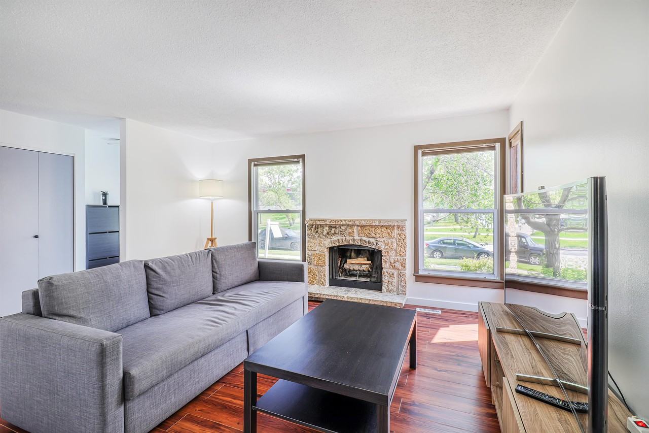 1119 Chancellor Dr, Winnipeg, MB R3T 4L7, CAN 2 unit Rentals Zumper