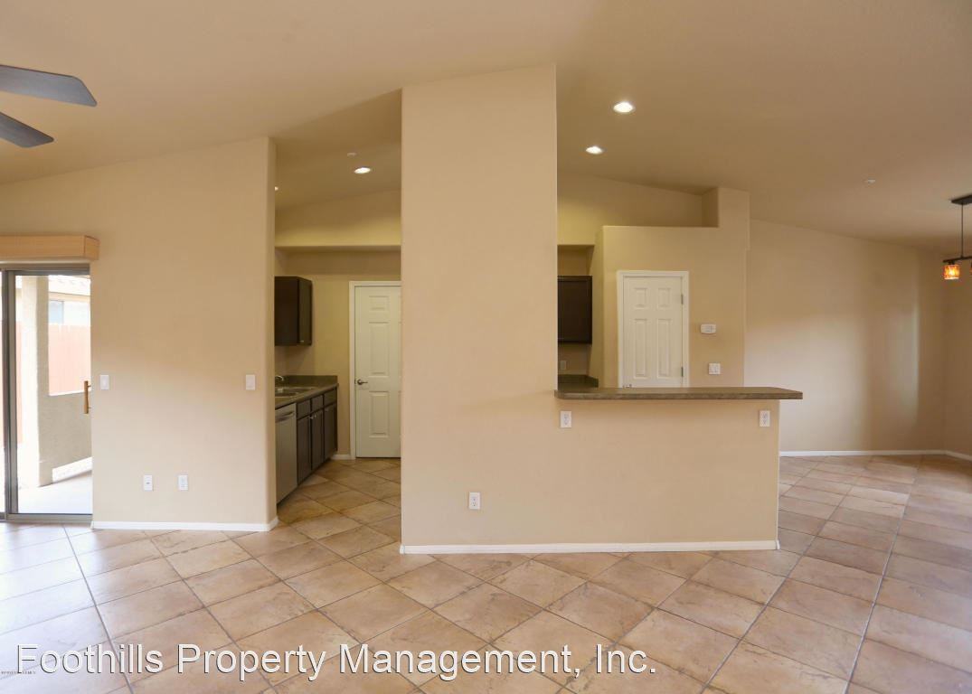 754 Skyview Lane - Photo 3 of 12