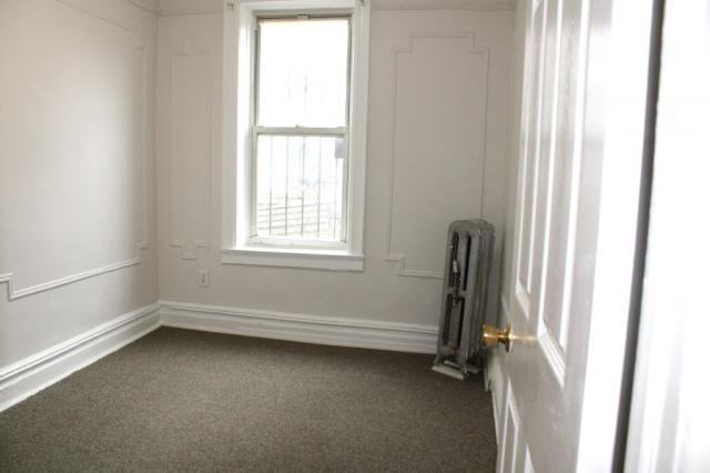 924 Thomas S Boyland St - Photo 3 of 11