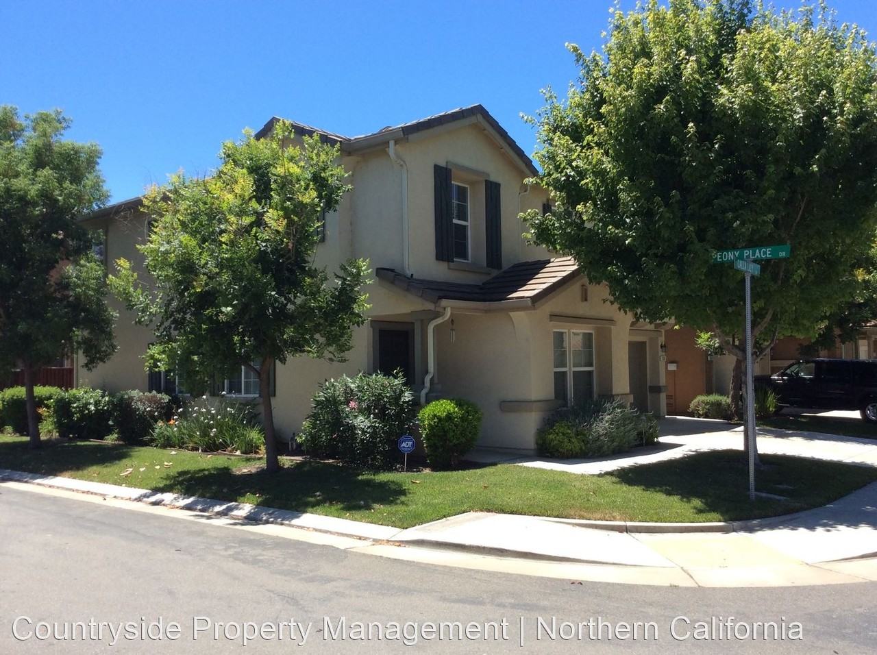 3004 Calla Lily Ln - Photo 2 of 16