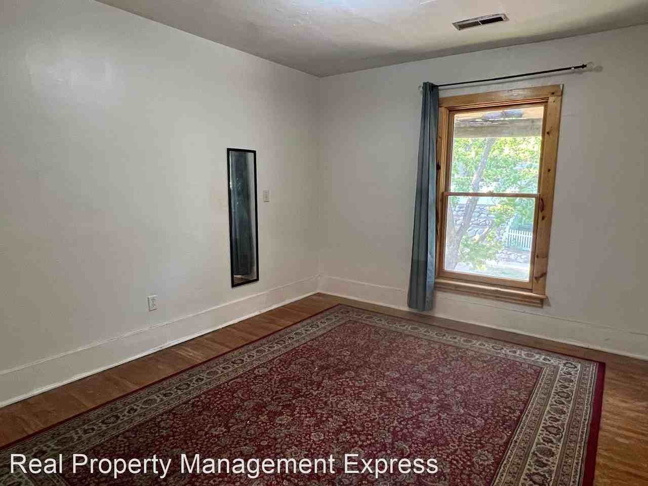 2900 S Walts Ave - Photo 2 of 10