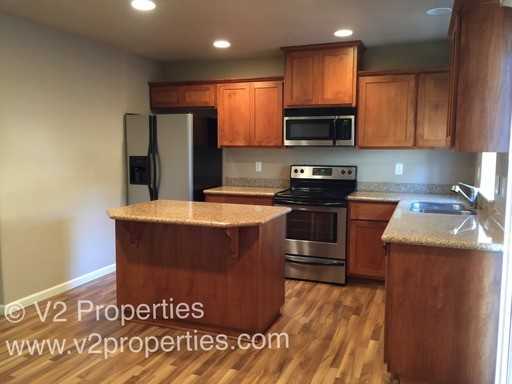 1306 NE 186th Dr - Photo 2 of 11