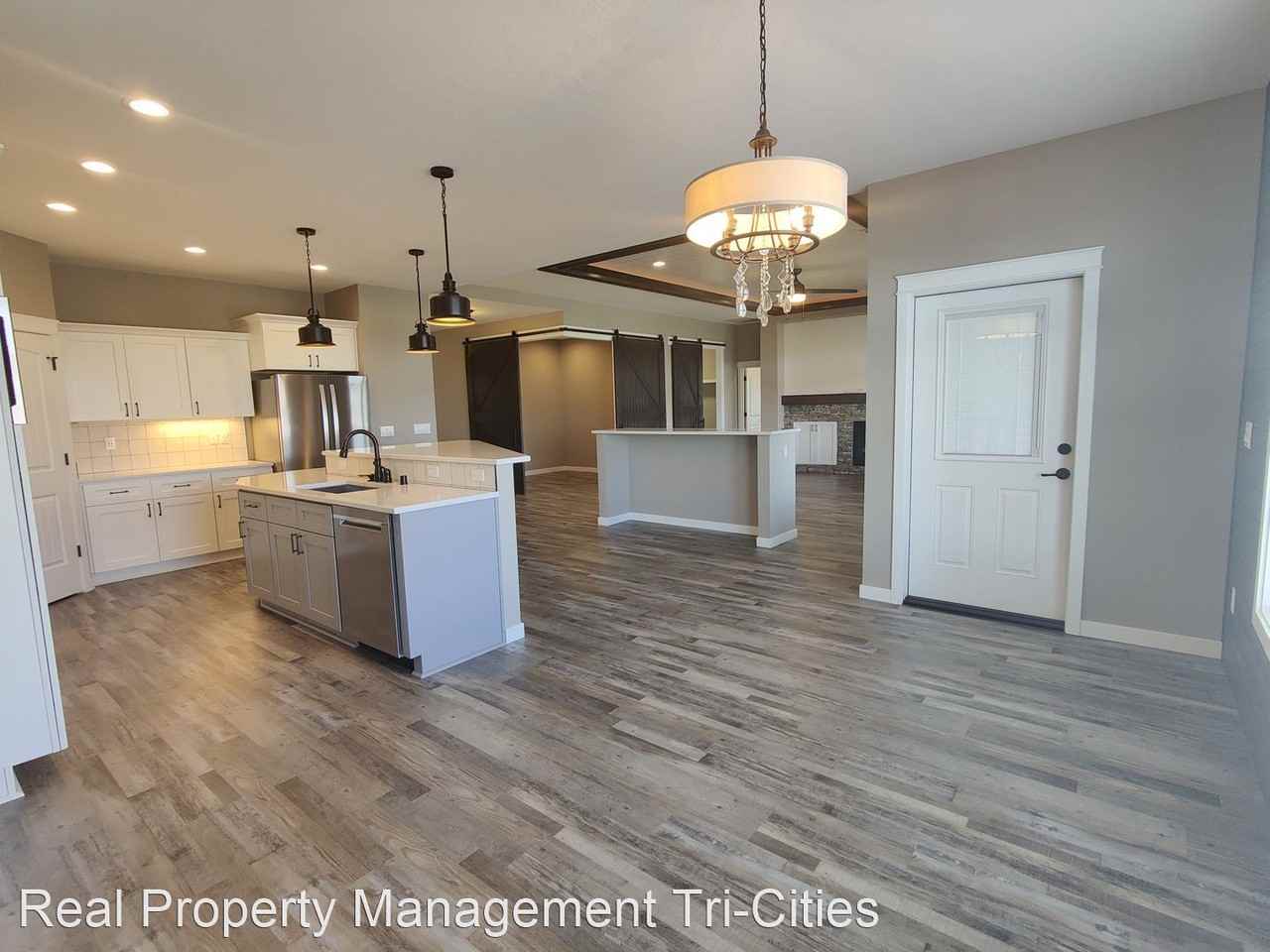 6855 Cyprus Loop - Photo 2 of 39