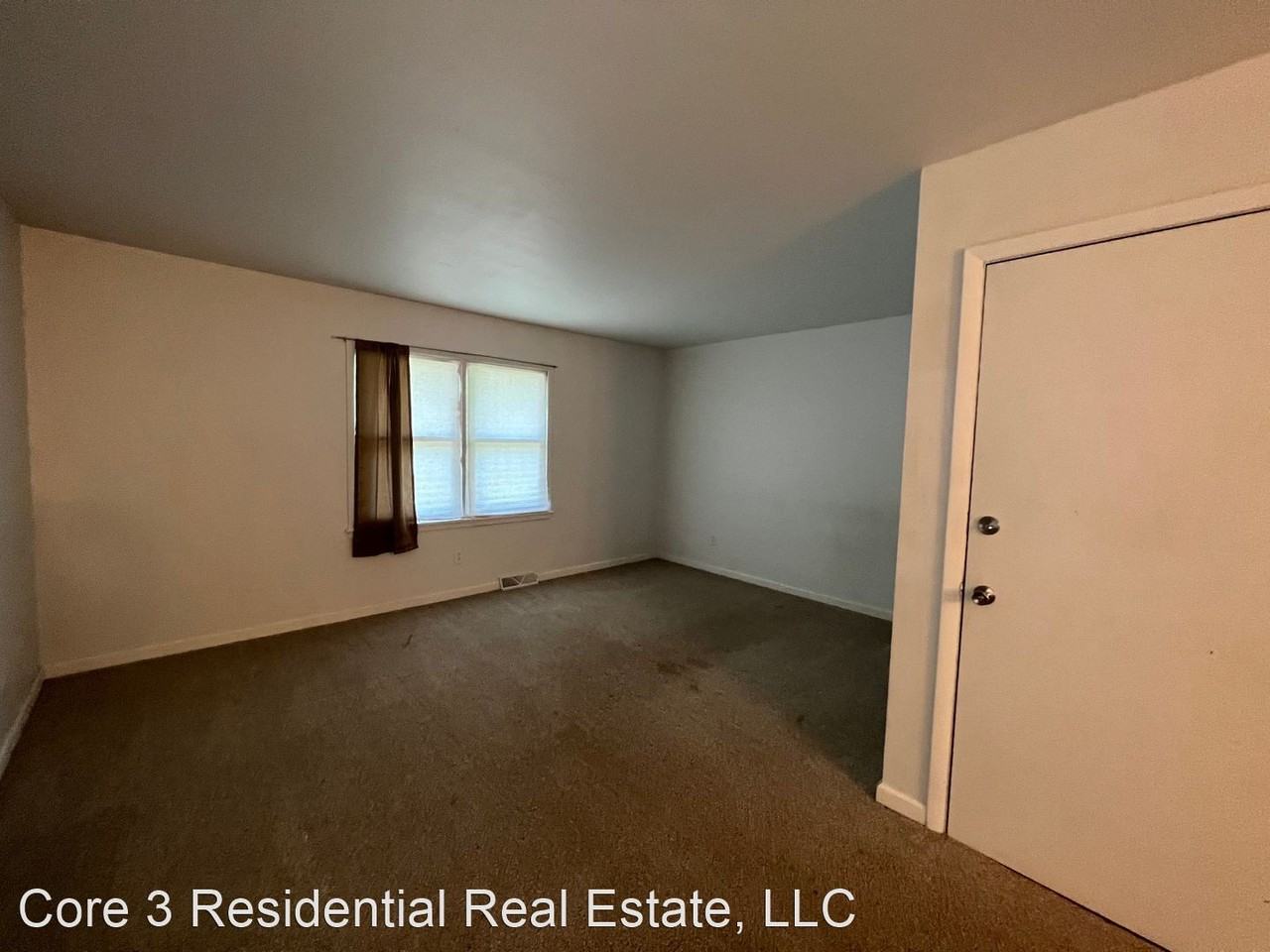 2316 W Lawrence Ave - Photo 3 of 8