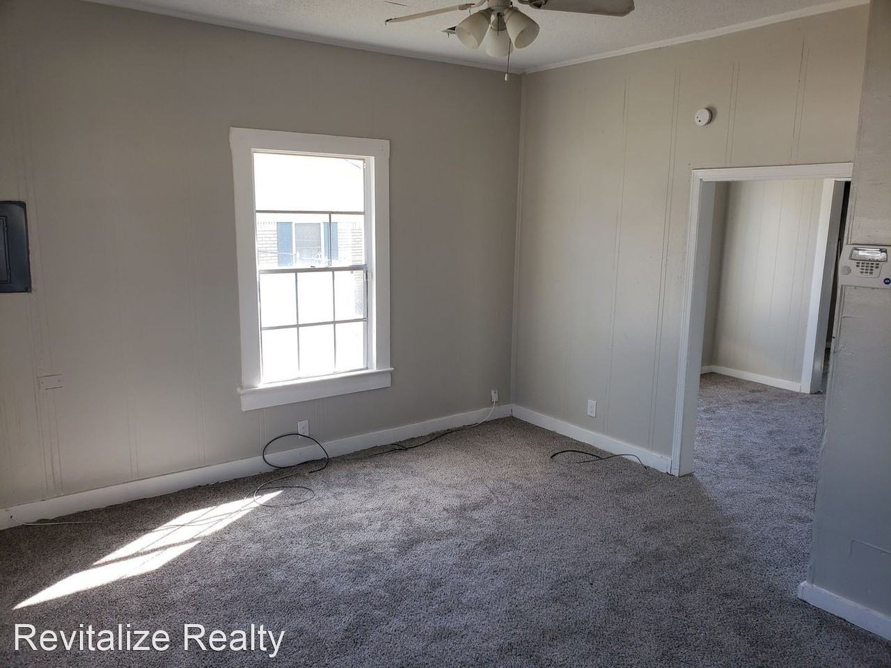 2205 Barretts Ln - Photo 3 of 12