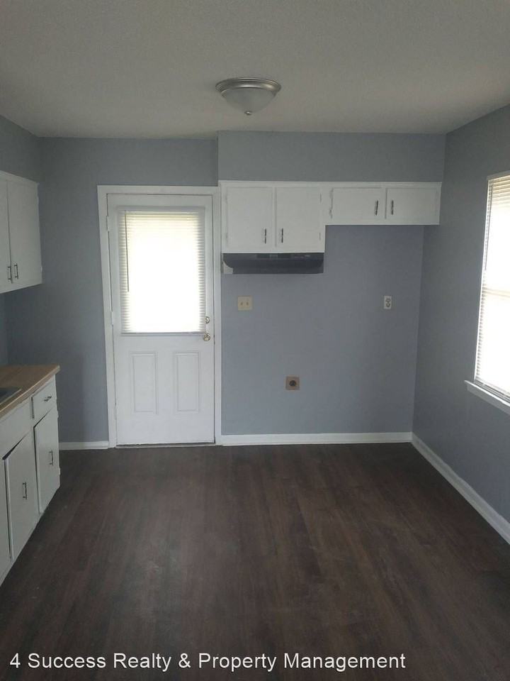 3689 Canary Cv E - Photo 3 of 10