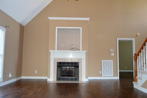 1208 Fieldcrest Ln - Photo 2 of 16