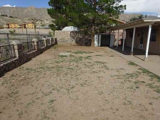 5527 Carousel Dr - Photo 2 of 20