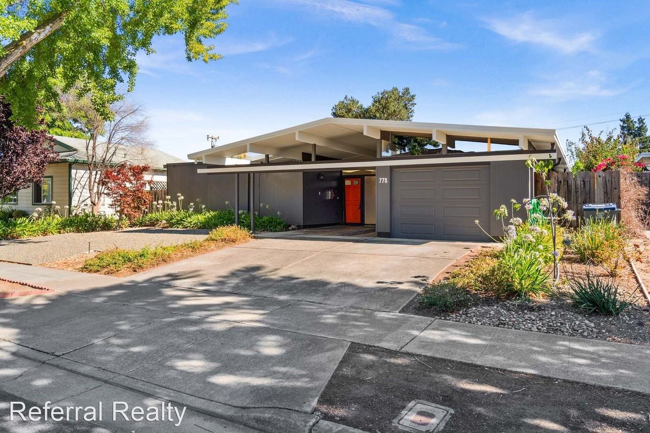 778 Dartshire Way - Photo 2 of 38