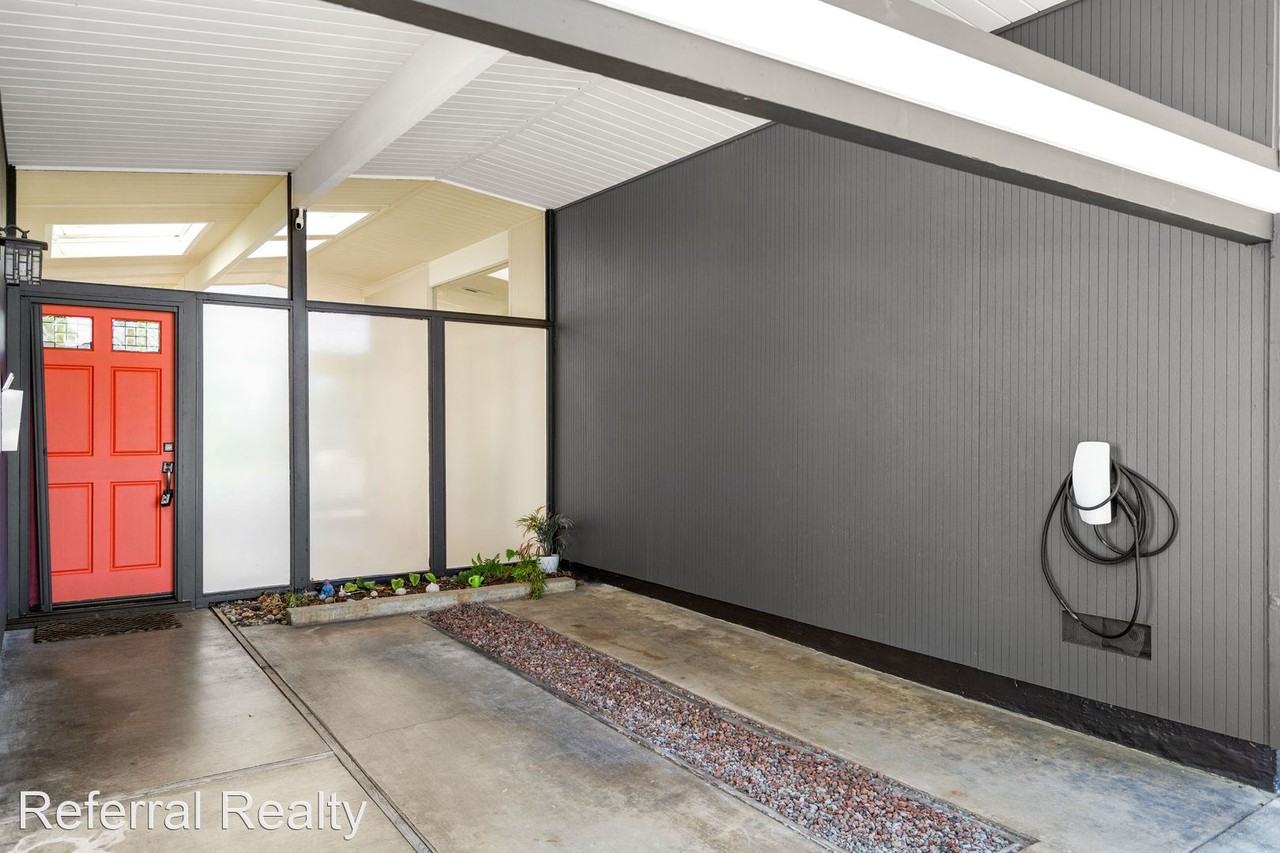 778 Dartshire Way - Photo 3 of 38