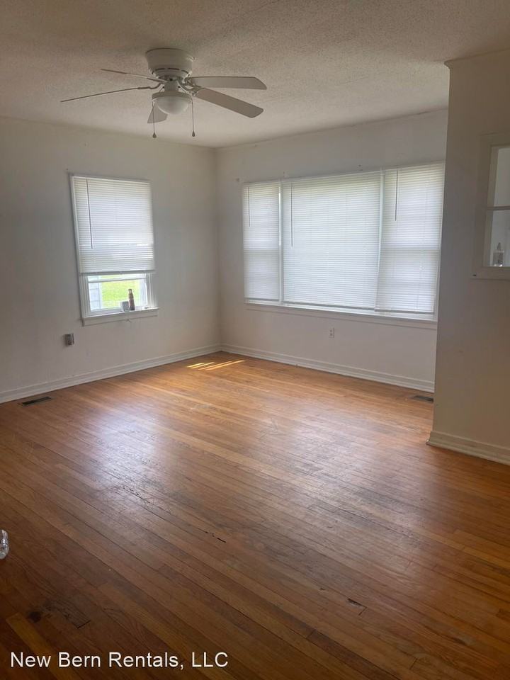 427 Bouy St - Photo 2 of 10