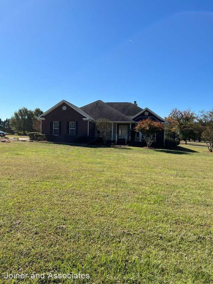 118 Dunbar Pl - Photo 3 of 27