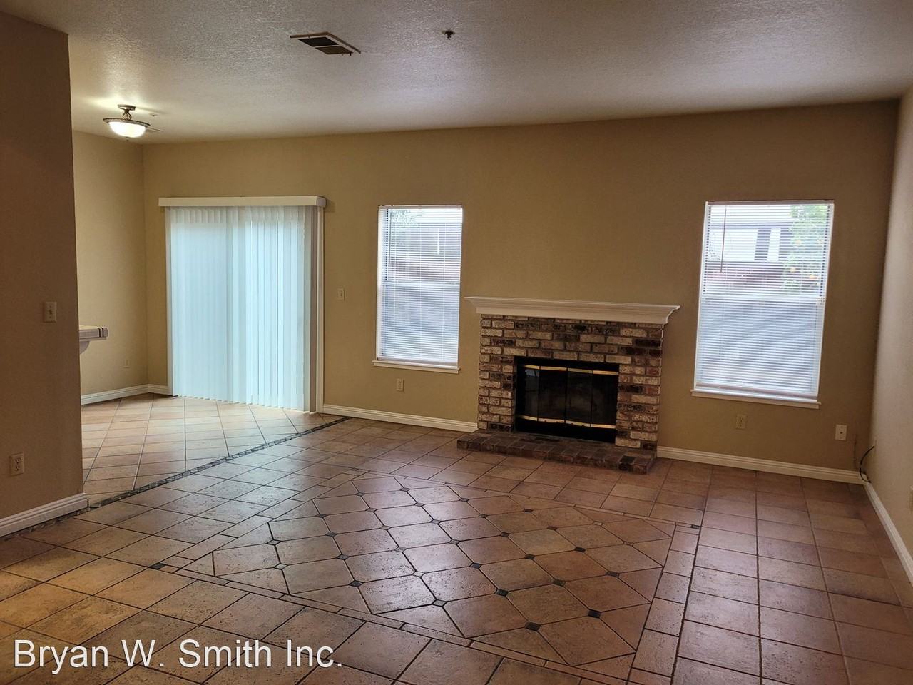 116 Harris Cir - Photo 2 of 12