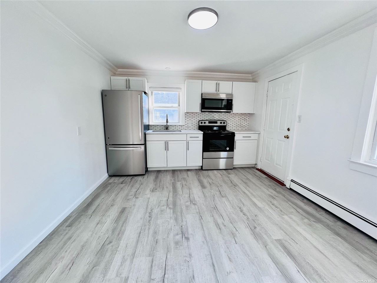 183 New York Ave ##3 - Photo 2 of 11