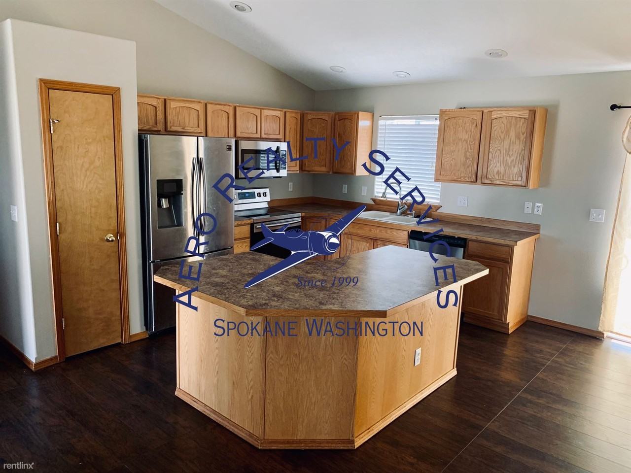 426 Beverly Ave - Photo 2 of 4