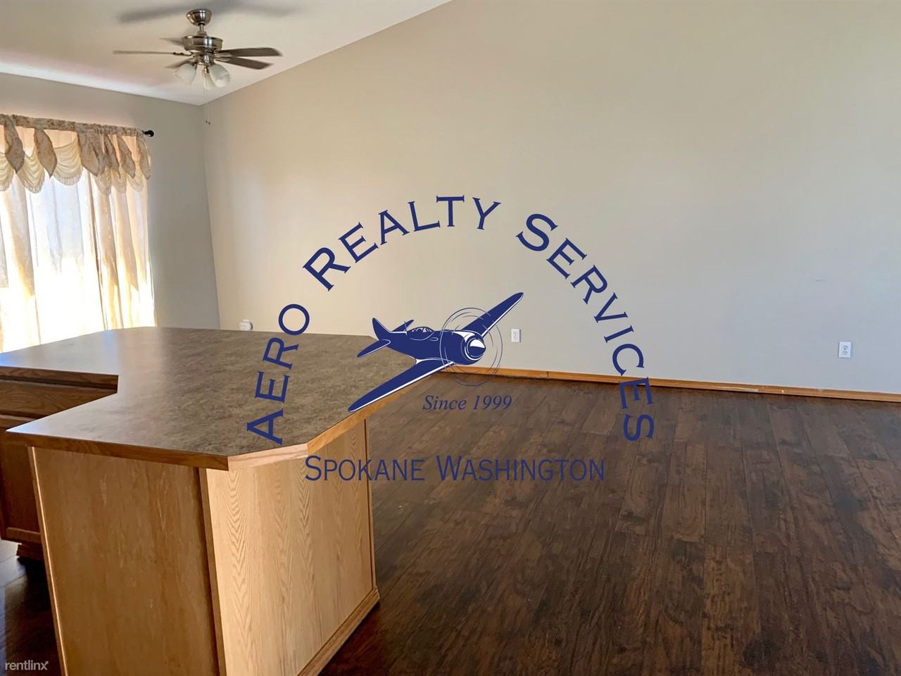 426 Beverly Ave - Photo 3 of 4