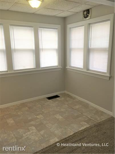 549 32nd St SE - Photo 3 of 10