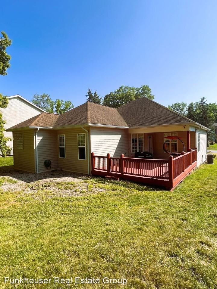 1956 Mount Crawford Ave - Photo 2 of 14