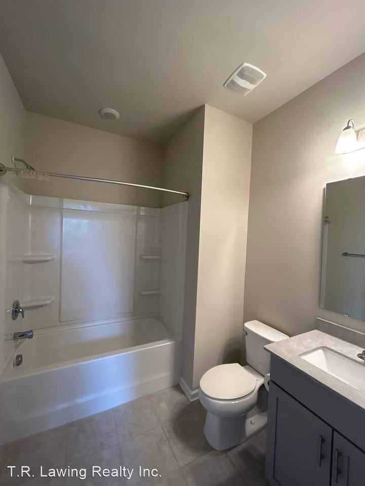 1010 Bexton St - Photo 3 of 16
