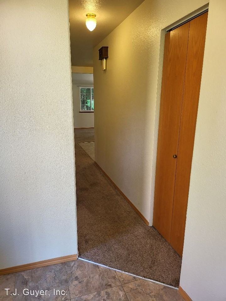 355-357-359 Valley View - Photo 3 of 22