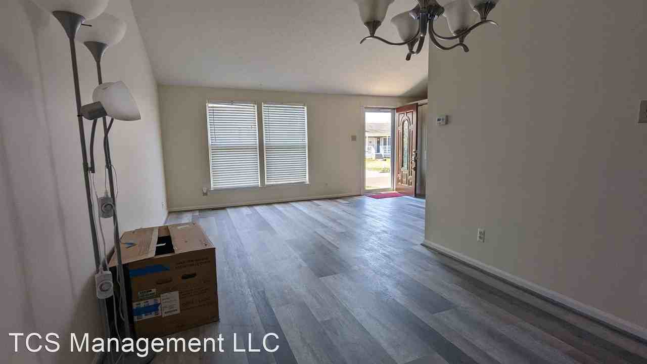 404 Musket Dr - Photo 3 of 18