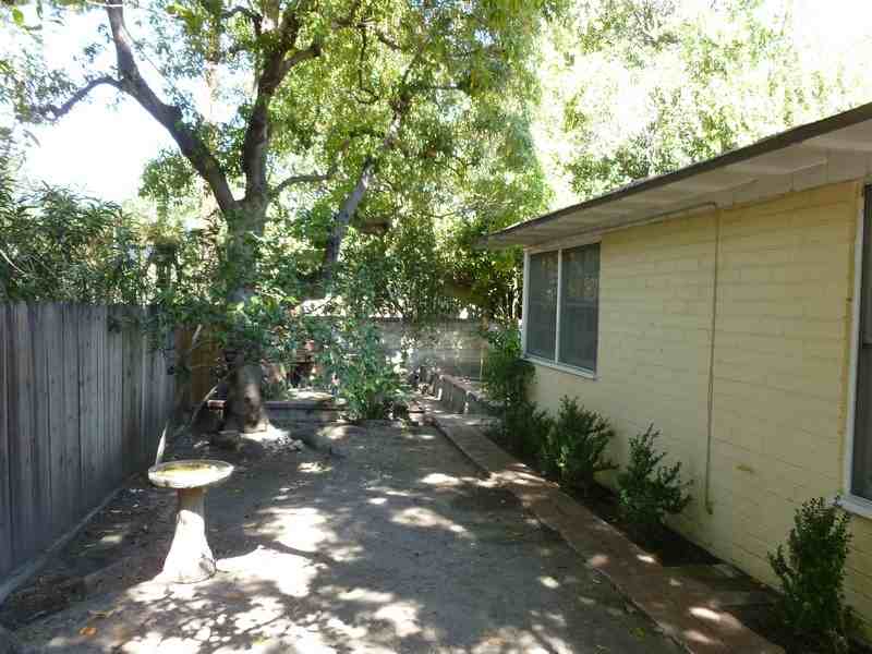 915 N Berkeley Ave - Photo 2 of 16