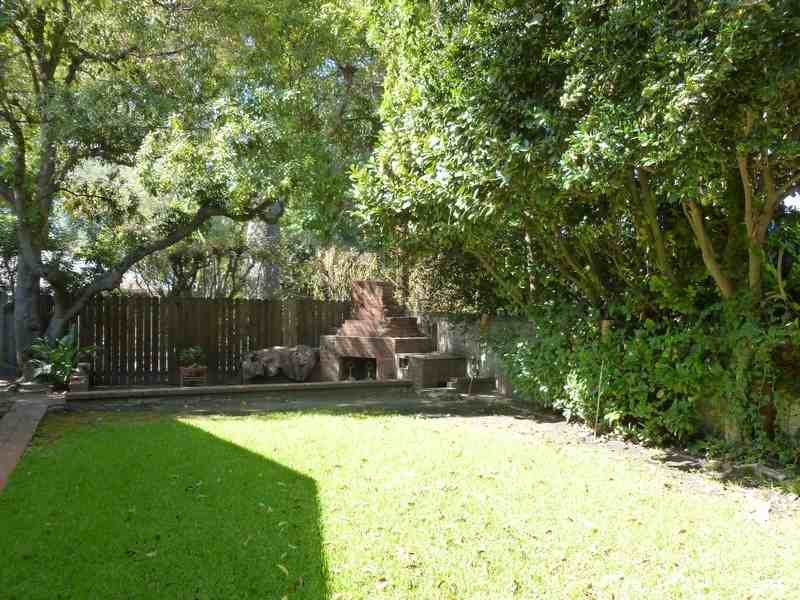 915 N Berkeley Ave - Photo 3 of 16