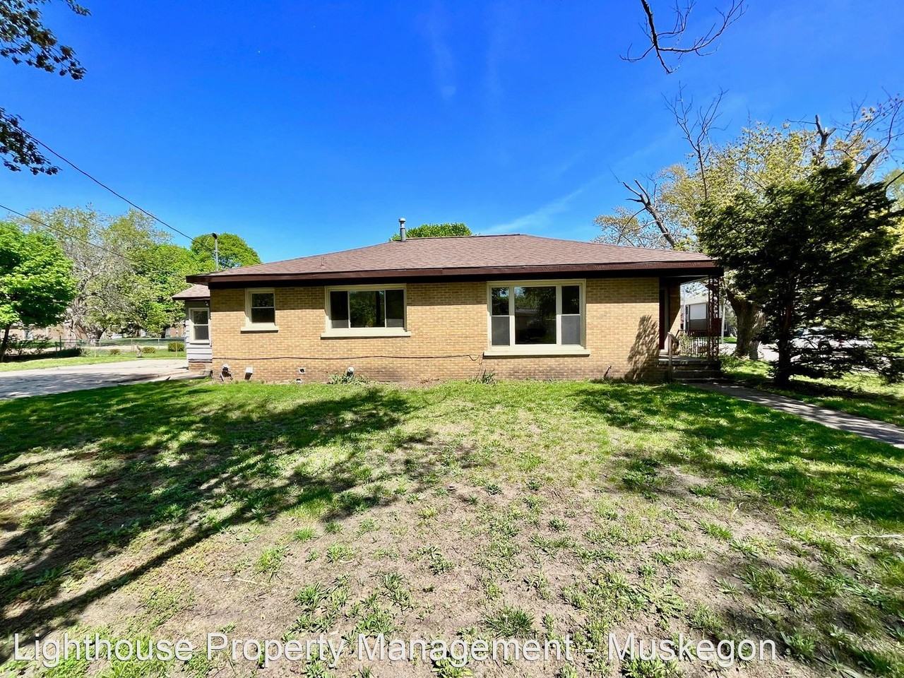 456 Abbey St - Photo 2 of 29