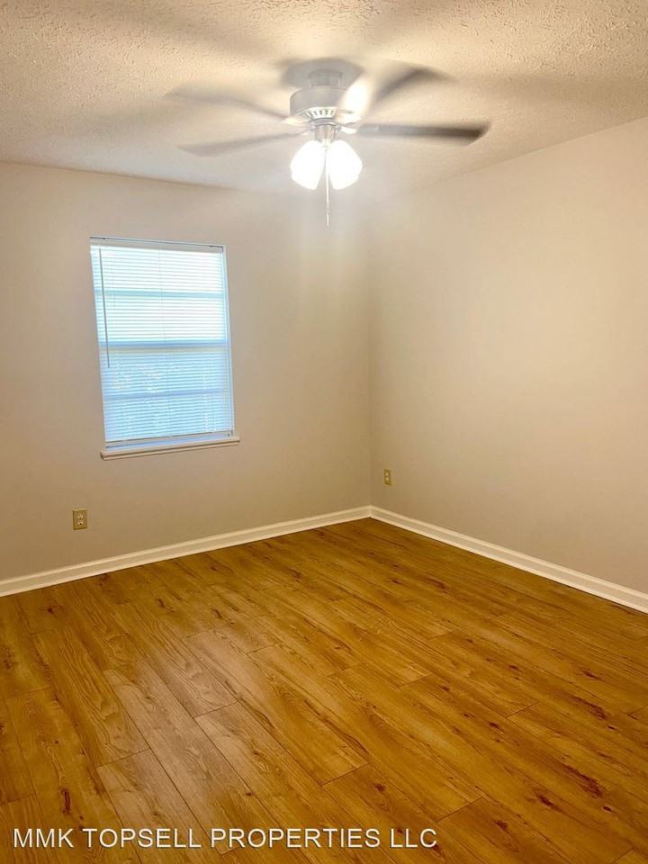 2422 Johnson Dr - Photo 2 of 17