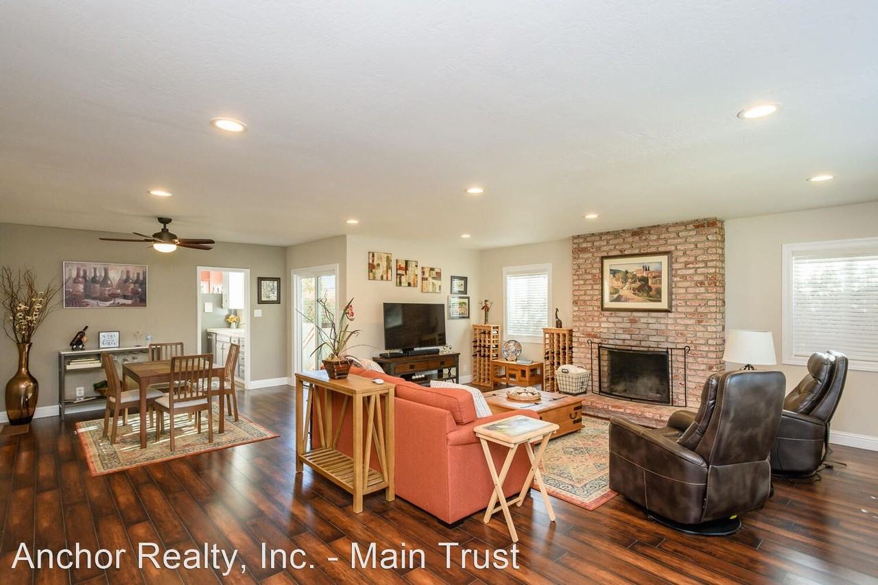 212 Channing Rd - Photo 2 of 20