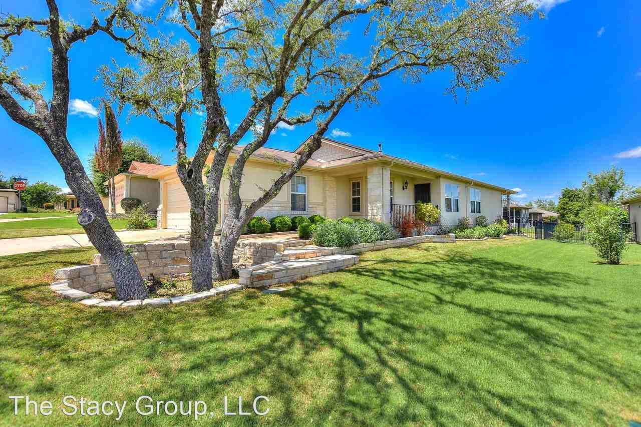 305 Barrington Farm Ct - Photo 2 of 42