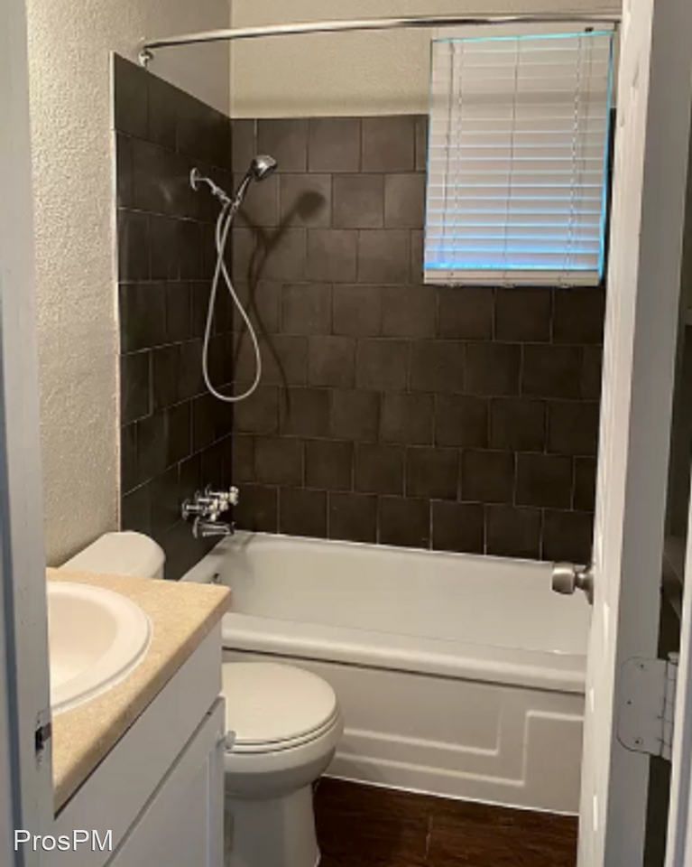903 Ryan Cir - Photo 3 of 12