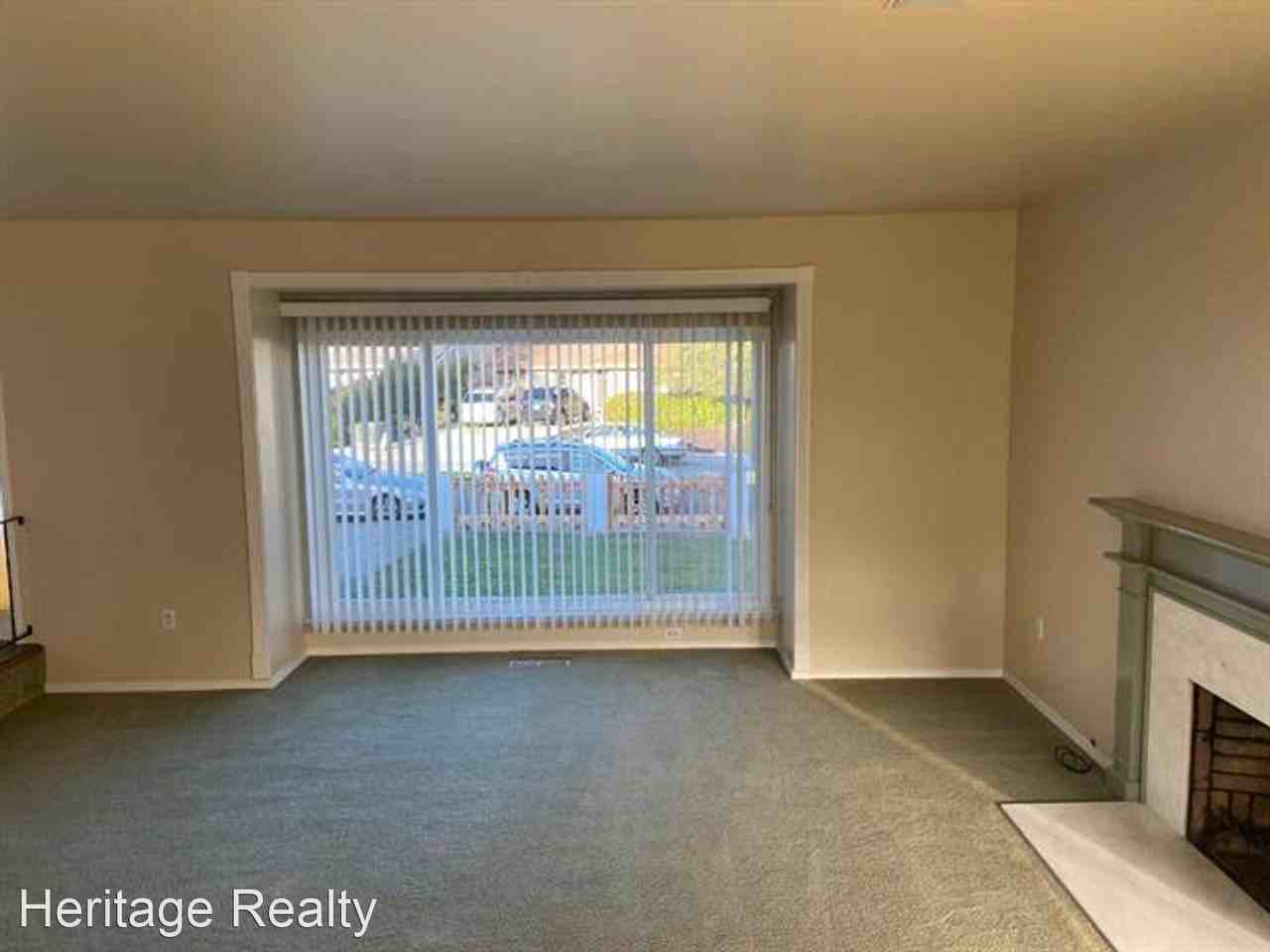 224 Puffin Ct - Photo 3 of 10