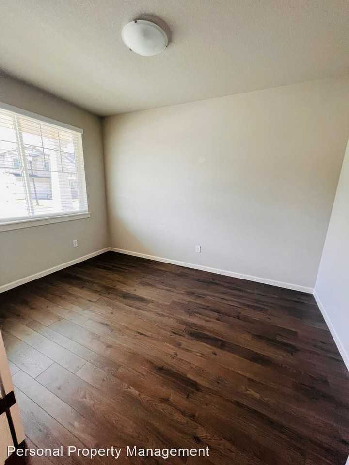 6766 N 89th Loop - Photo 3 of 16