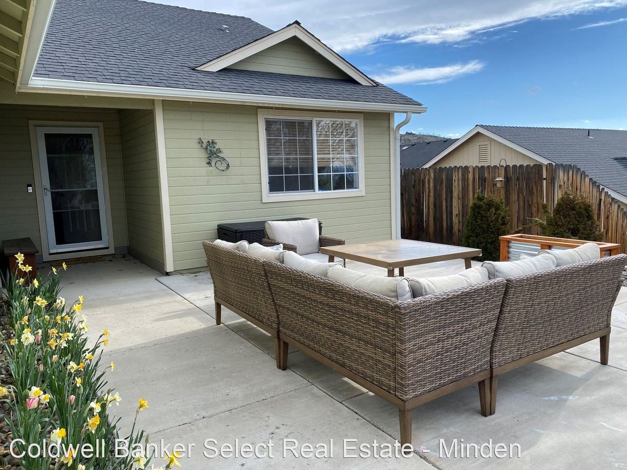 25 Scott St - Photo 2 of 18